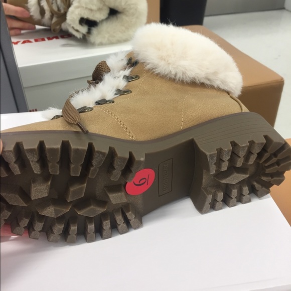 Last 3 pairs🥾Union Bay Fluffy Furry Boot🥾 - Picture 5 of 7